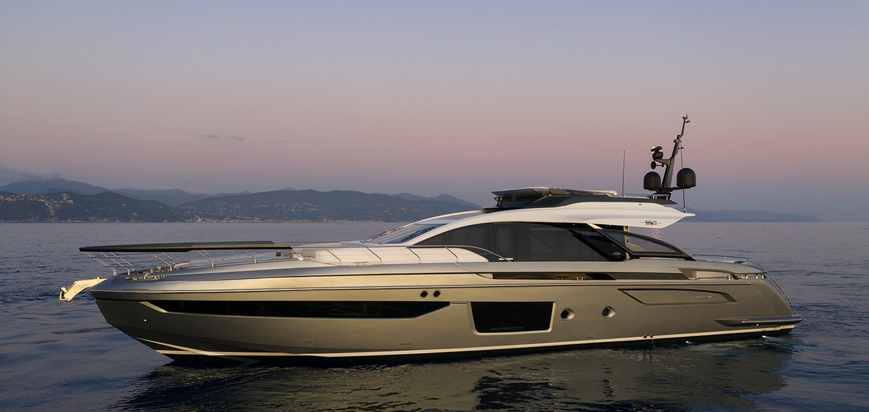 Azimut Yacht